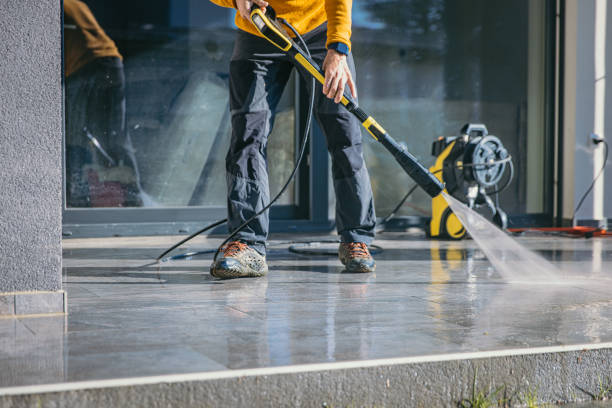 Professional  Pressure Washing in Overland Park, KS